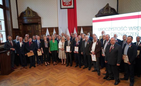 Za długoletnią służbę. Pracownicy „Gryfii” z medalami od prezydenta Polski 