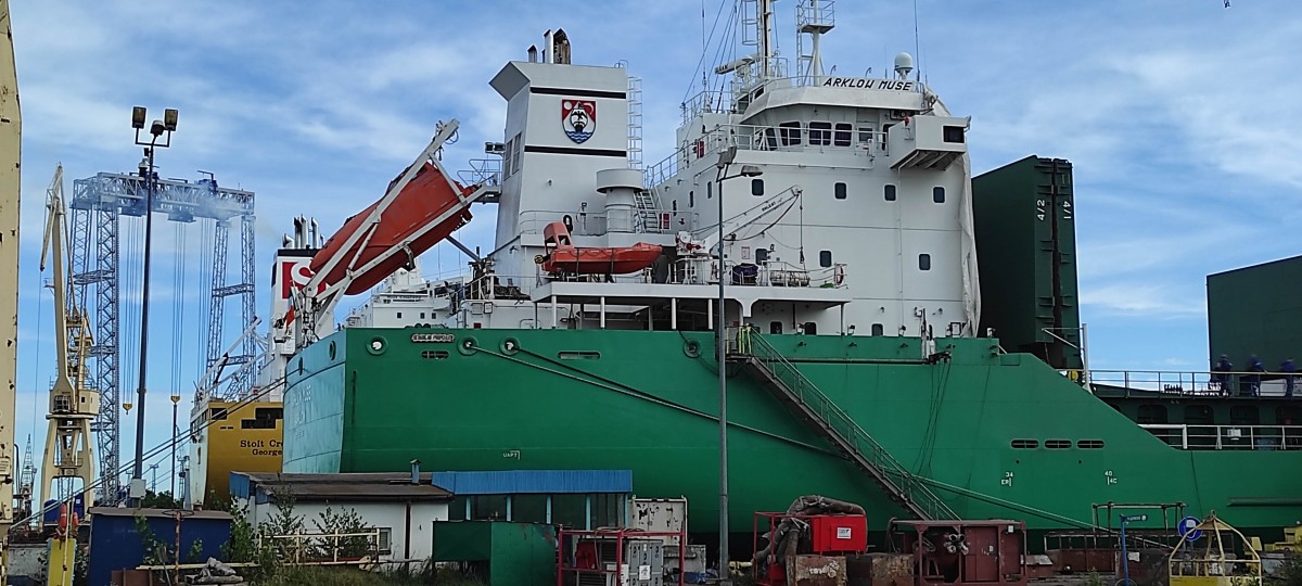 „Gryfia” pełna statków. Kolejny chemikaliowiec w doku